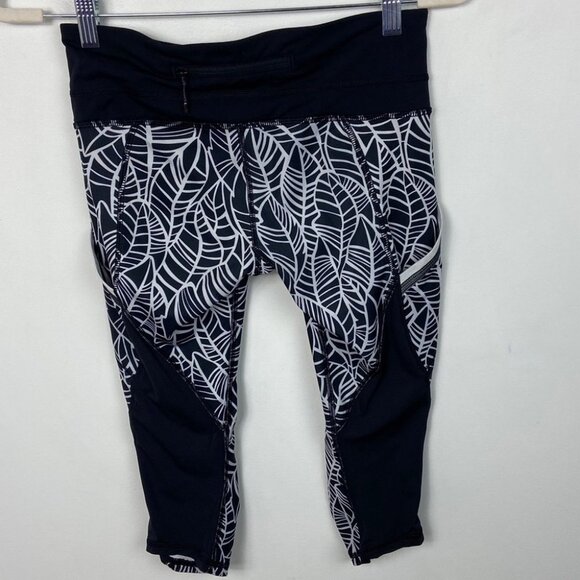 Lululemon Run A Marathon Leggings Crop Black Print Size 4 High Rise Yoga Pants - Picture 12 of 13